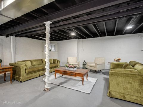 Tiny photo for 6739 N Rockwell Street, Chicago, IL 60645 (MLS # 12605291)