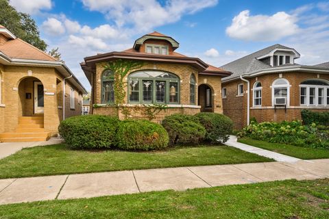 Photo of 6739 N Rockwell Street, Chicago, IL 60645 (MLS # 12605291)