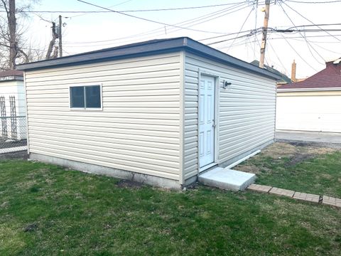 Tiny photo for 6739 N Rockwell Street, Chicago, IL 60645 (MLS # 12605291)