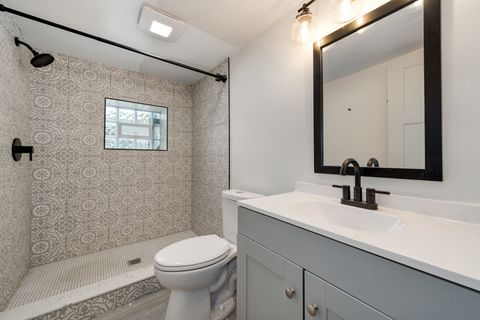 Tiny photo for 6739 N Rockwell Street, Chicago, IL 60645 (MLS # 12605291)