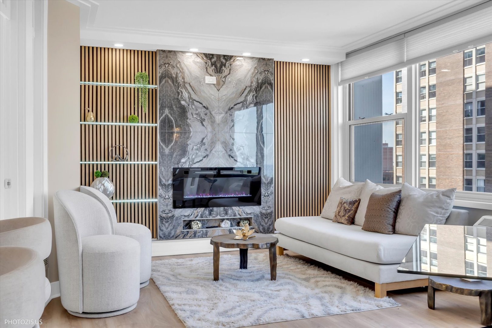 336 W Wellington Avenue 1002