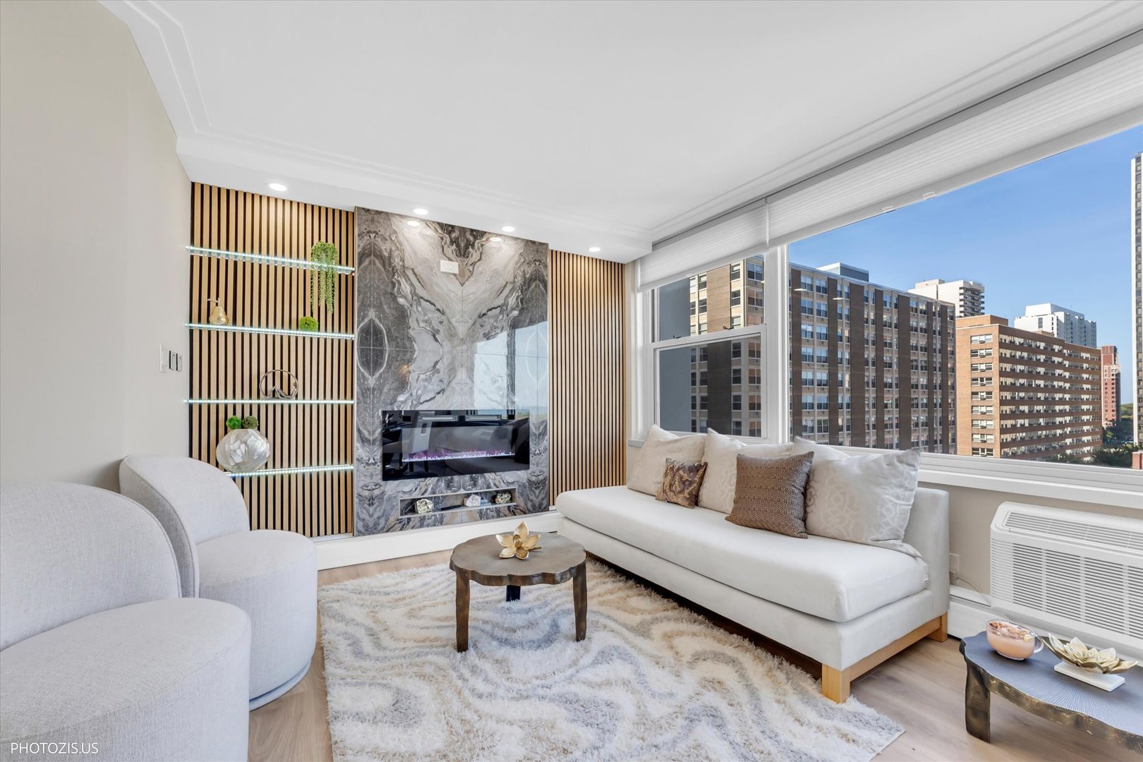 336 W Wellington Avenue 1002