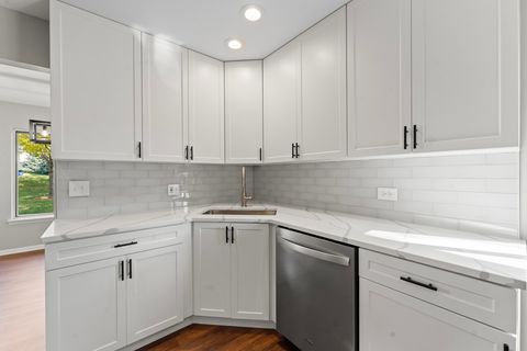 Tiny photo for 1849 Canterbury Court, Gurnee, IL 60031 (MLS # 12495627)