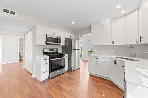 Tiny photo for 1849 Canterbury Court, Gurnee, IL 60031 (MLS # 12495627)