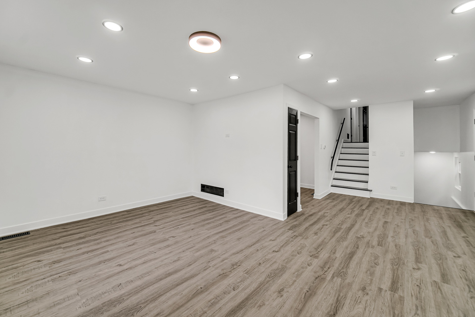 6420 S Winchester Avenue