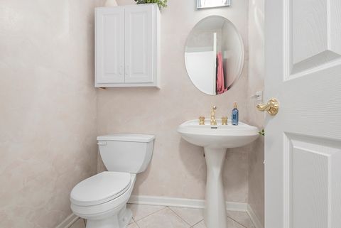 Tiny photo for 18332 Pond View Court, Tinley Park, IL 60477 (MLS # 12532498)