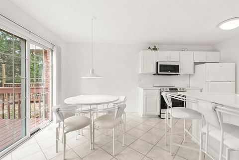 Tiny photo for 18332 Pond View Court, Tinley Park, IL 60477 (MLS # 12532498)