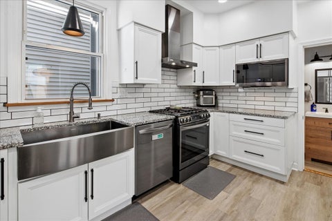 Tiny photo for 4450 N KASSON Avenue, Chicago, IL 60630 (MLS # 12653405)