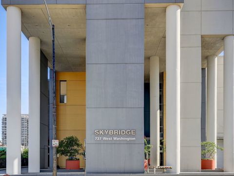 Photo of 737 W Washington Boulevard #1209, Chicago, IL 60661 (MLS # 12509469)