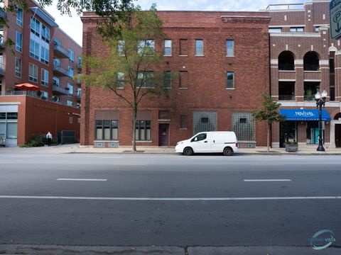 4848 N Clark Street Chicago IL 60640