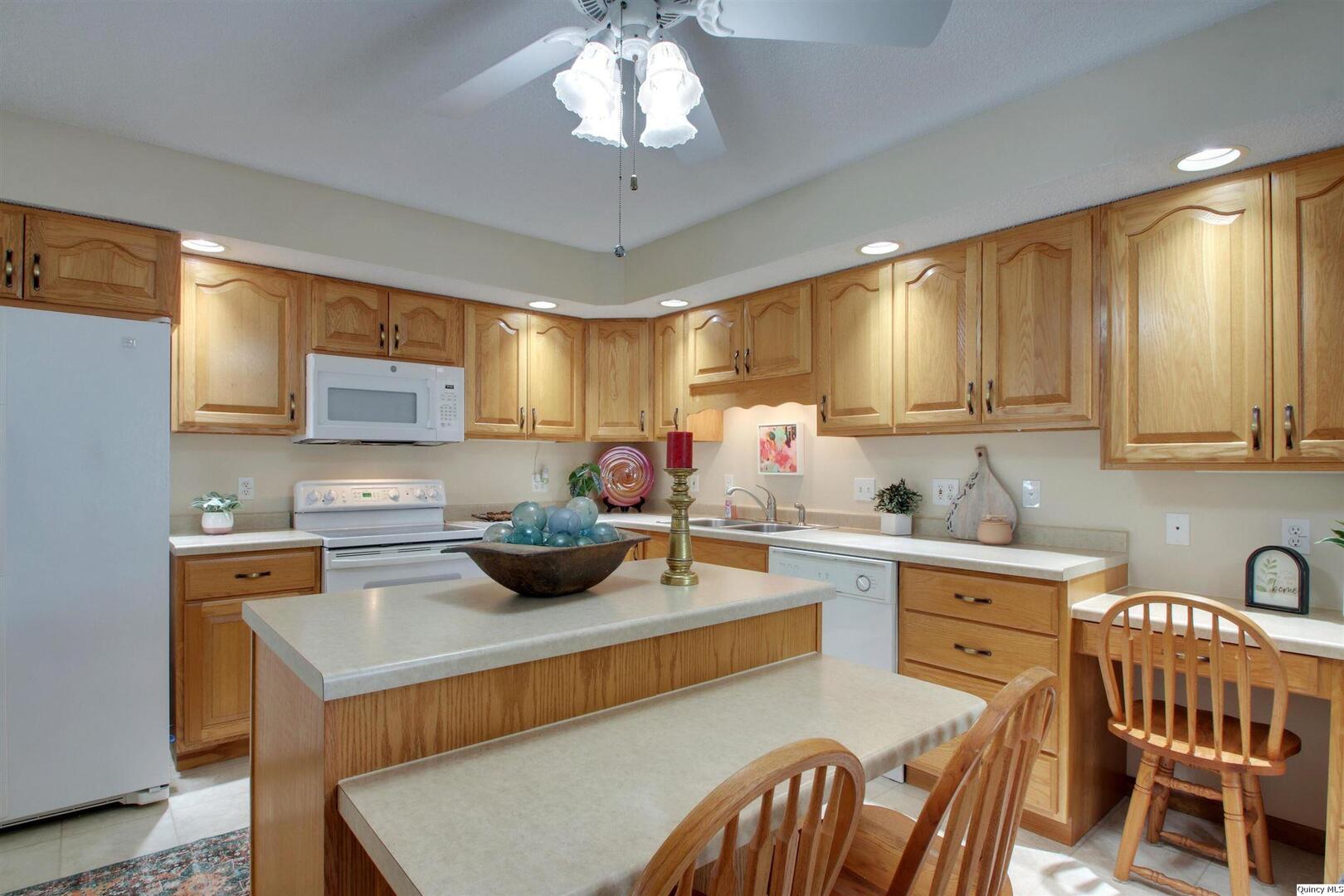 4921 Lake View Drive