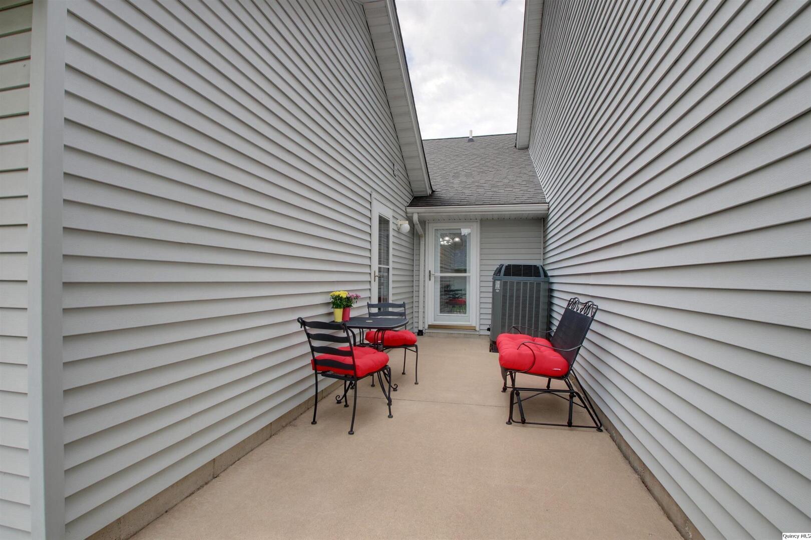 4921 Lake View Drive