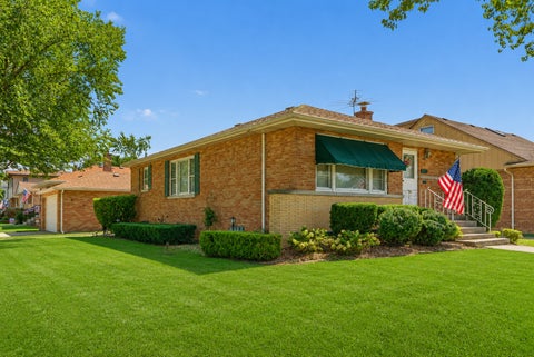 Tiny photo for 5325 Oak Center Drive, Oak Lawn, IL 60453 (MLS # 12757256)