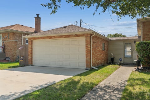 Tiny photo for 5325 Oak Center Drive, Oak Lawn, IL 60453 (MLS # 12757256)