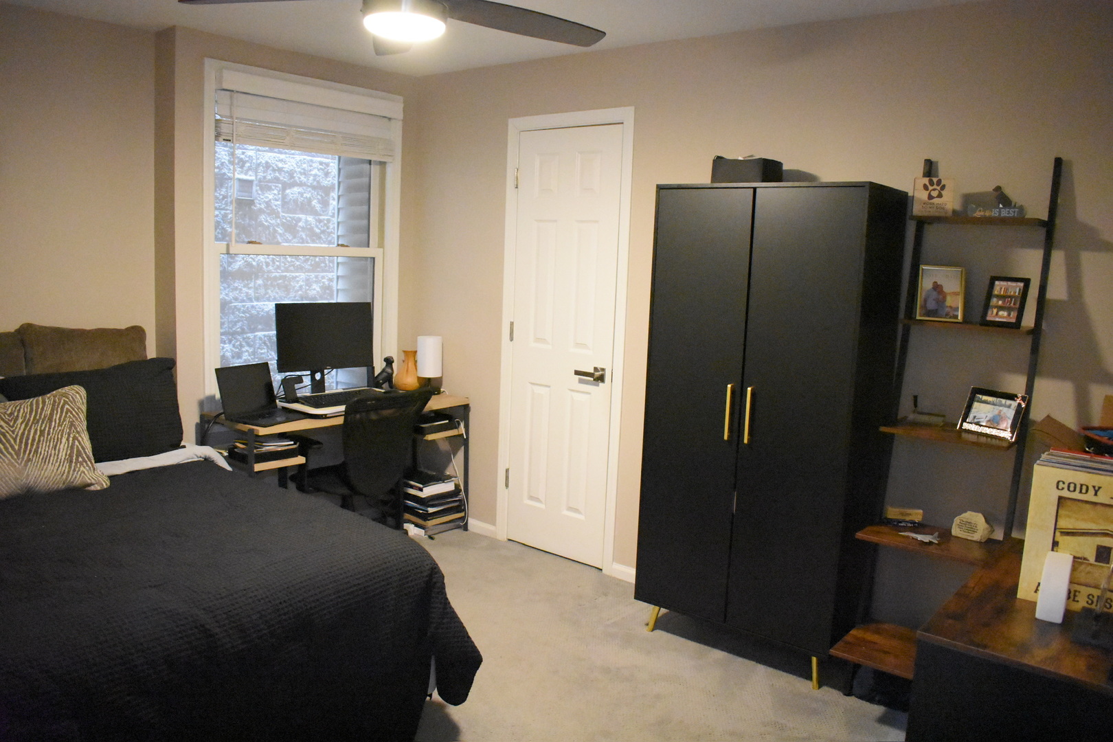 2851 N Southport Avenue A