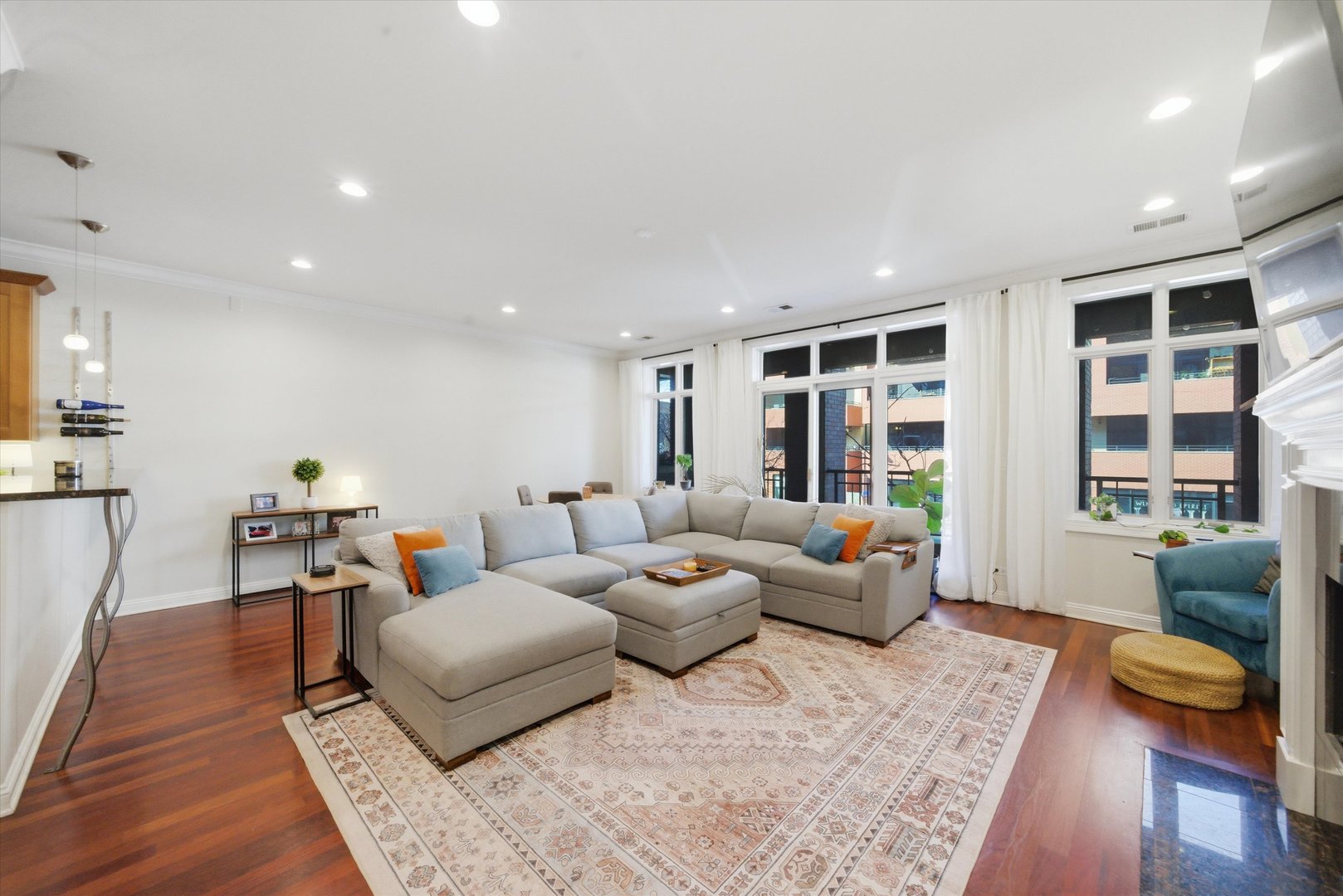 1411 W Chicago Avenue 2