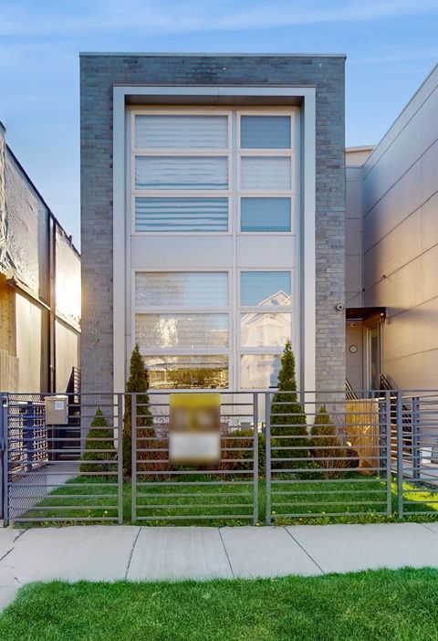 1802 N Mozart Street Chicago IL 60647