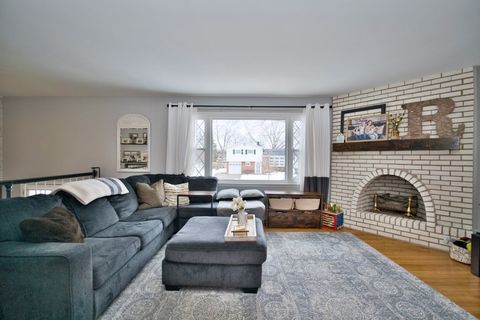 Tiny photo for 1117 E Pratt Drive, Palatine, IL 60074 (MLS # 12556405)