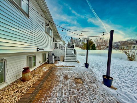 Tiny photo for 1117 E Pratt Drive, Palatine, IL 60074 (MLS # 12556405)