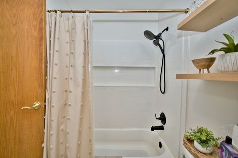 Tiny photo for 1117 E Pratt Drive, Palatine, IL 60074 (MLS # 12556405)