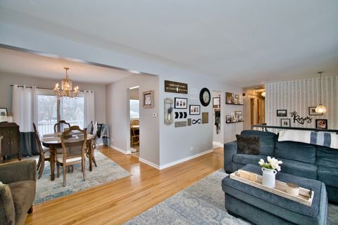 Tiny photo for 1117 E Pratt Drive, Palatine, IL 60074 (MLS # 12556405)