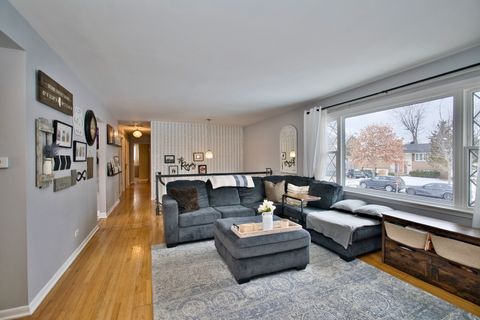 Tiny photo for 1117 E Pratt Drive, Palatine, IL 60074 (MLS # 12556405)