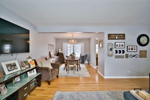 Tiny photo for 1117 E Pratt Drive, Palatine, IL 60074 (MLS # 12556405)