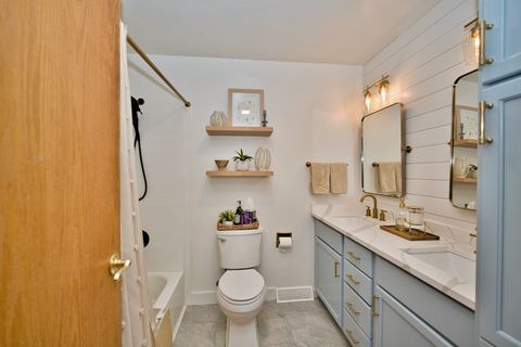 Tiny photo for 1117 E Pratt Drive, Palatine, IL 60074 (MLS # 12556405)