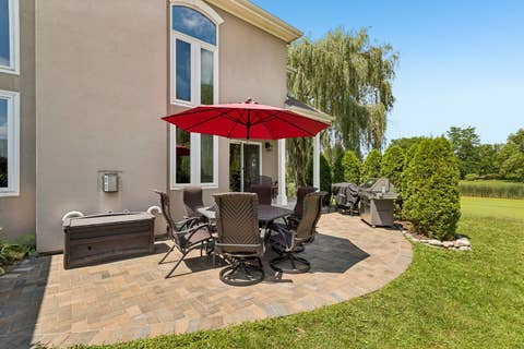 Tiny photo for 184 Bluebird Court, Hawthorn Woods, IL 60047 (MLS # 12713863)