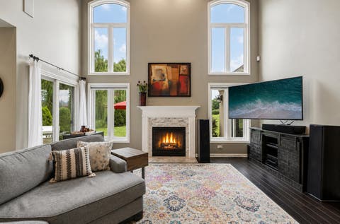 Tiny photo for 184 Bluebird Court, Hawthorn Woods, IL 60047 (MLS # 12713863)