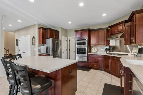 Tiny photo for 184 Bluebird Court, Hawthorn Woods, IL 60047 (MLS # 12713863)