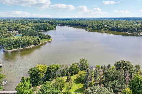 Tiny photo for 184 Bluebird Court, Hawthorn Woods, IL 60047 (MLS # 12713863)