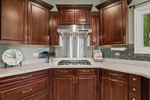 Tiny photo for 184 Bluebird Court, Hawthorn Woods, IL 60047 (MLS # 12713863)