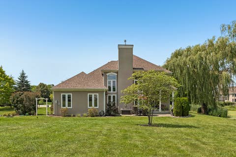 Tiny photo for 184 Bluebird Court, Hawthorn Woods, IL 60047 (MLS # 12713863)