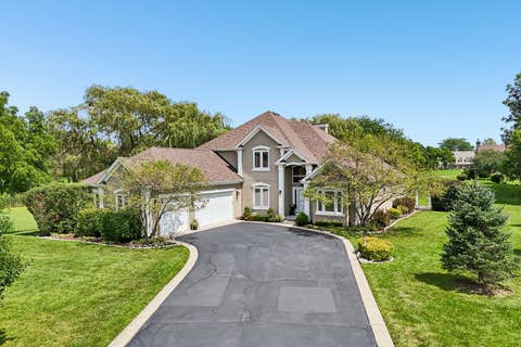 Tiny photo for 184 Bluebird Court, Hawthorn Woods, IL 60047 (MLS # 12713863)