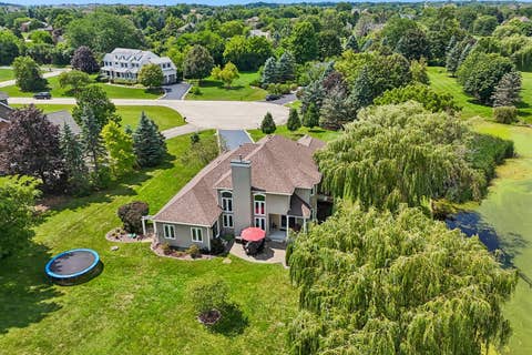 Tiny photo for 184 Bluebird Court, Hawthorn Woods, IL 60047 (MLS # 12713863)