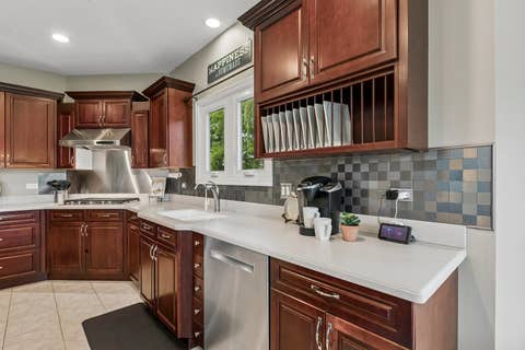 Tiny photo for 184 Bluebird Court, Hawthorn Woods, IL 60047 (MLS # 12713863)