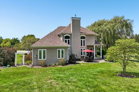 Tiny photo for 184 Bluebird Court, Hawthorn Woods, IL 60047 (MLS # 12713863)