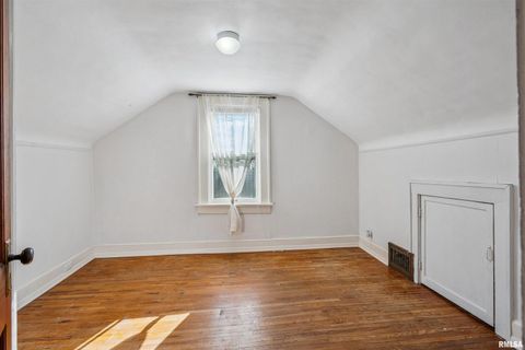 Tiny photo for 822 28TH Street, Bettendorf, IA 52722 (MLS # QC4269284)