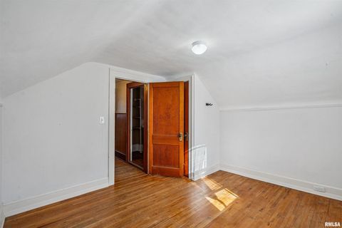 Tiny photo for 822 28TH Street, Bettendorf, IA 52722 (MLS # QC4269284)