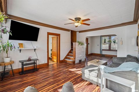 Tiny photo for 822 28TH Street, Bettendorf, IA 52722 (MLS # QC4269284)