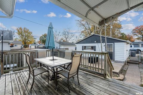 Tiny photo for 822 28TH Street, Bettendorf, IA 52722 (MLS # QC4269284)