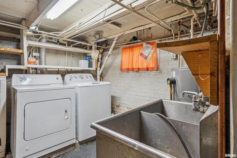 Tiny photo for 822 28TH Street, Bettendorf, IA 52722 (MLS # QC4269284)