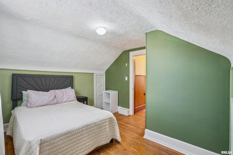 Tiny photo for 822 28TH Street, Bettendorf, IA 52722 (MLS # QC4269284)