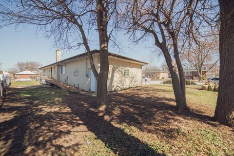 Tiny photo for 6201 W 90th Place, Oak Lawn, IL 60453 (MLS # 12591533)