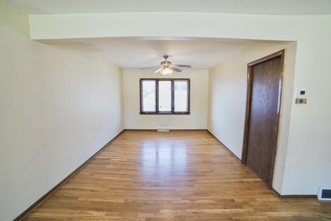 Tiny photo for 6201 W 90th Place, Oak Lawn, IL 60453 (MLS # 12591533)