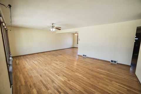 Tiny photo for 6201 W 90th Place, Oak Lawn, IL 60453 (MLS # 12591533)