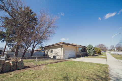Tiny photo for 6201 W 90th Place, Oak Lawn, IL 60453 (MLS # 12591533)