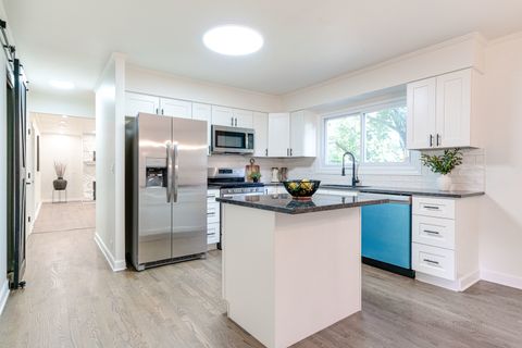 Tiny photo for 887 Saybrook Lane, Buffalo Grove, IL 60089 (MLS # 12490114)