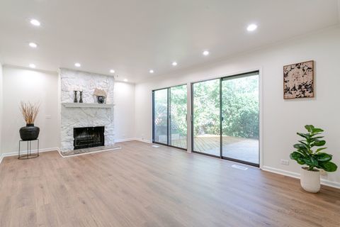 Tiny photo for 887 Saybrook Lane, Buffalo Grove, IL 60089 (MLS # 12490114)